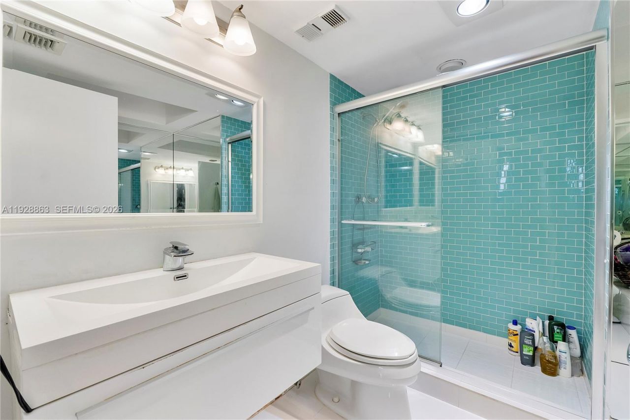 2 Grove Isle Dr, Unit B1110, Miami, FL 33133 Photo