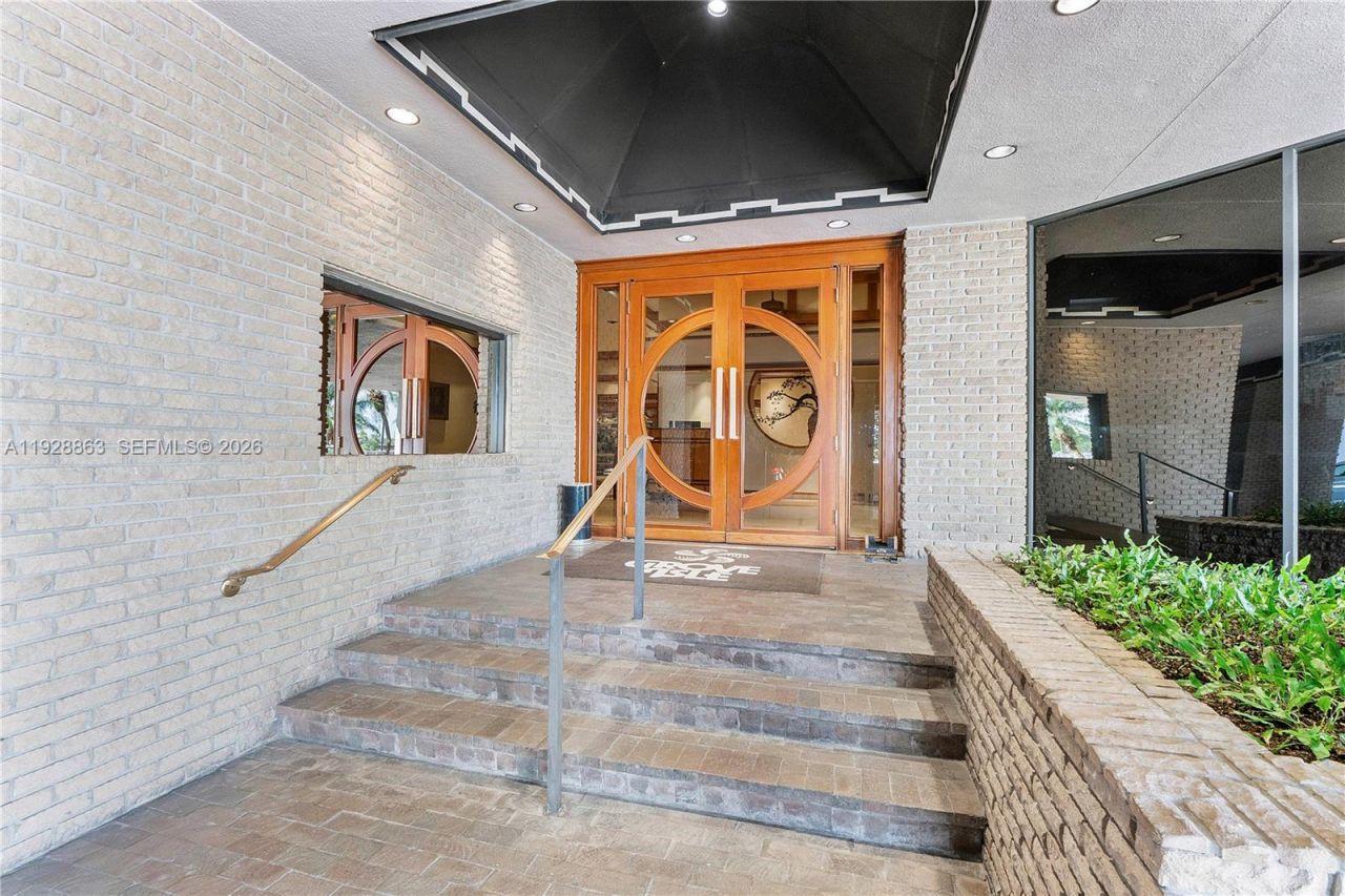 2 Grove Isle Dr, Unit B1110, Miami, FL 33133 Photo