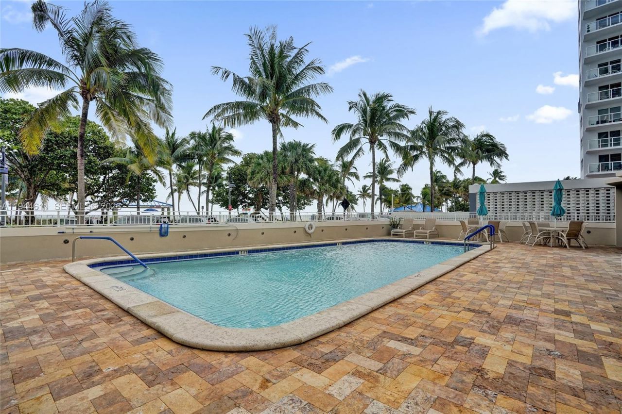 133 N Pompano Beach Blvd, Unit 704, Pompano Beach, FL 33062 Photo