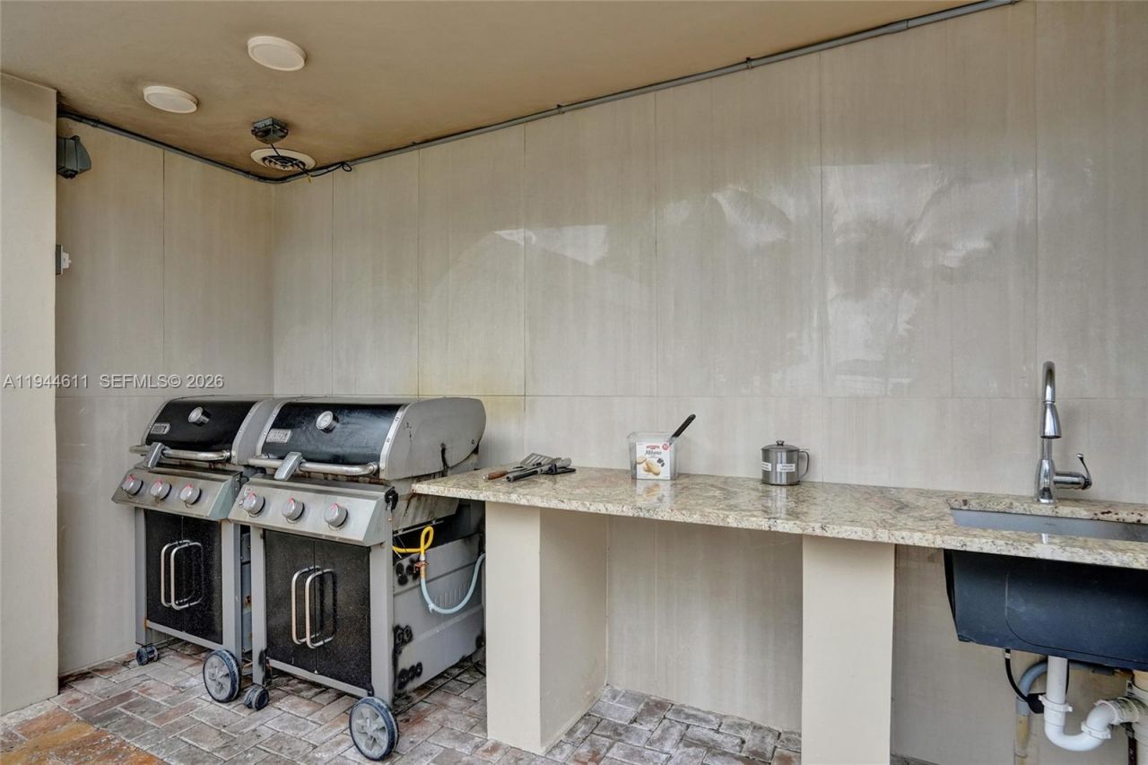 133 N Pompano Beach Blvd, Unit 704, Pompano Beach, FL 33062 Photo