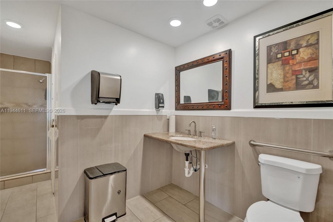 133 N Pompano Beach Blvd, Unit 704, Pompano Beach, FL 33062 Photo