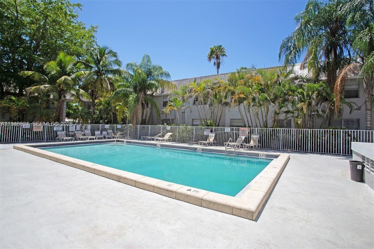 17255 SW 95th Ave, Unit 241, Palmetto Bay, FL 33157 Photo