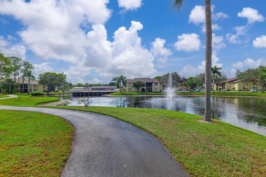 128 Lake Pine Circle, Unit B-1, Greenacres, FL 33463 Photo