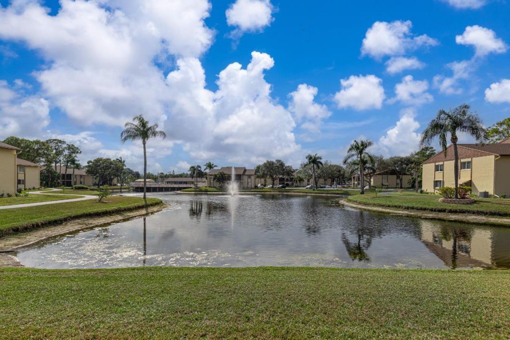 128 Lake Pine Circle, Unit B-1, Greenacres, FL 33463 Photo