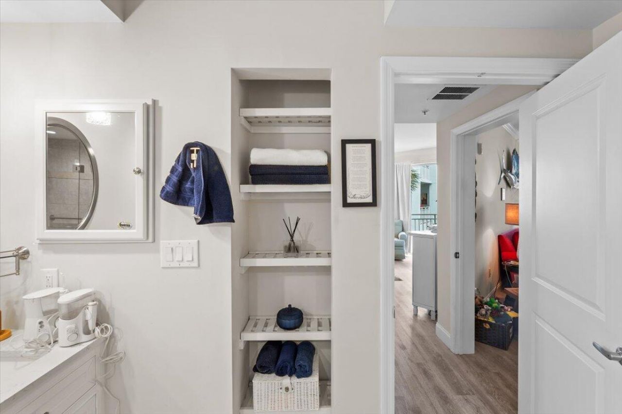 815 NW Flagler Avenue, Unit 201, Stuart, FL 34994 Photo