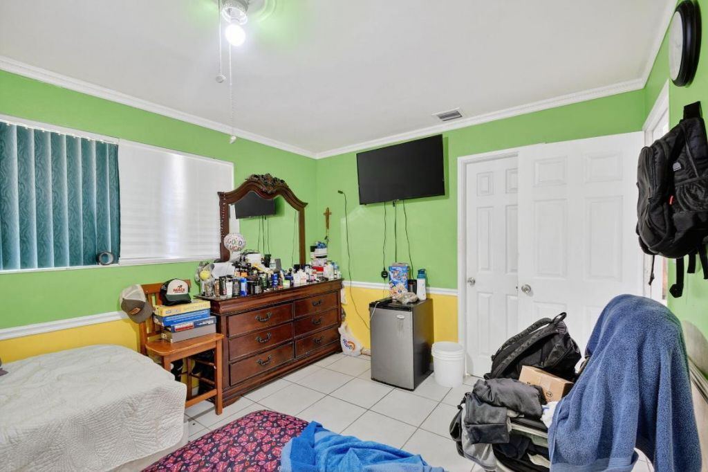 1007 Almeria Road, West Palm Beach, FL 33405 Photo