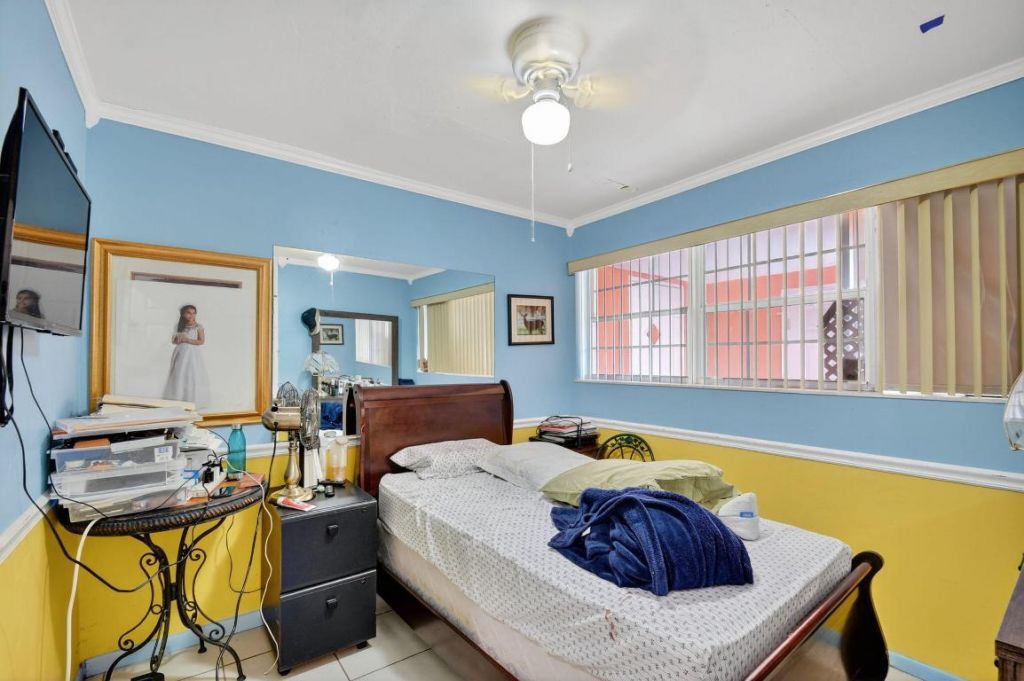 1007 Almeria Road, West Palm Beach, FL 33405 Photo