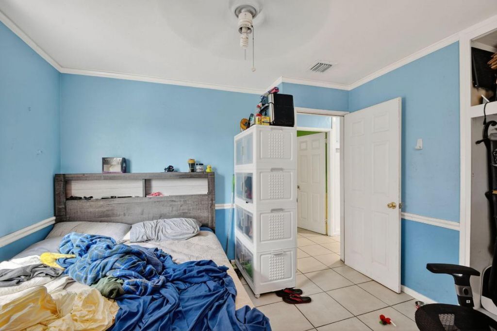 1007 Almeria Road, West Palm Beach, FL 33405 Photo