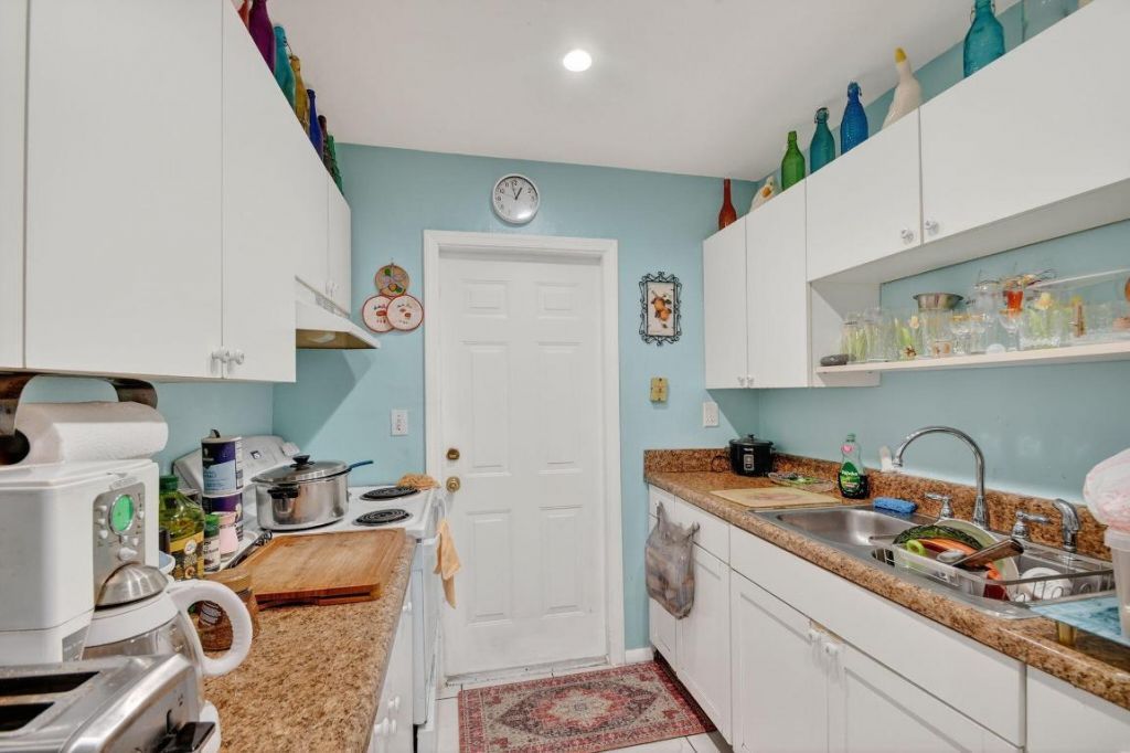 1007 Almeria Road, West Palm Beach, FL 33405 Photo