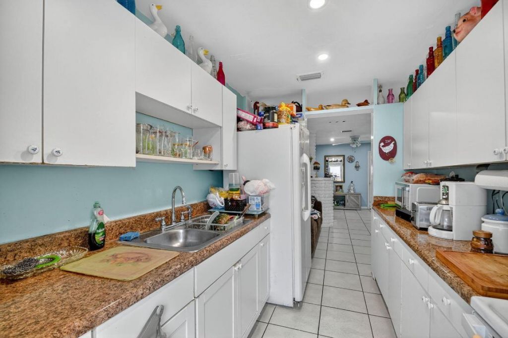 1007 Almeria Road, West Palm Beach, FL 33405 Photo