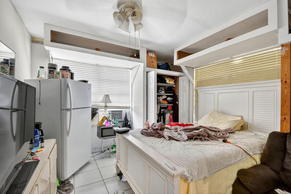 1007 Almeria Road, West Palm Beach, FL 33405 Photo