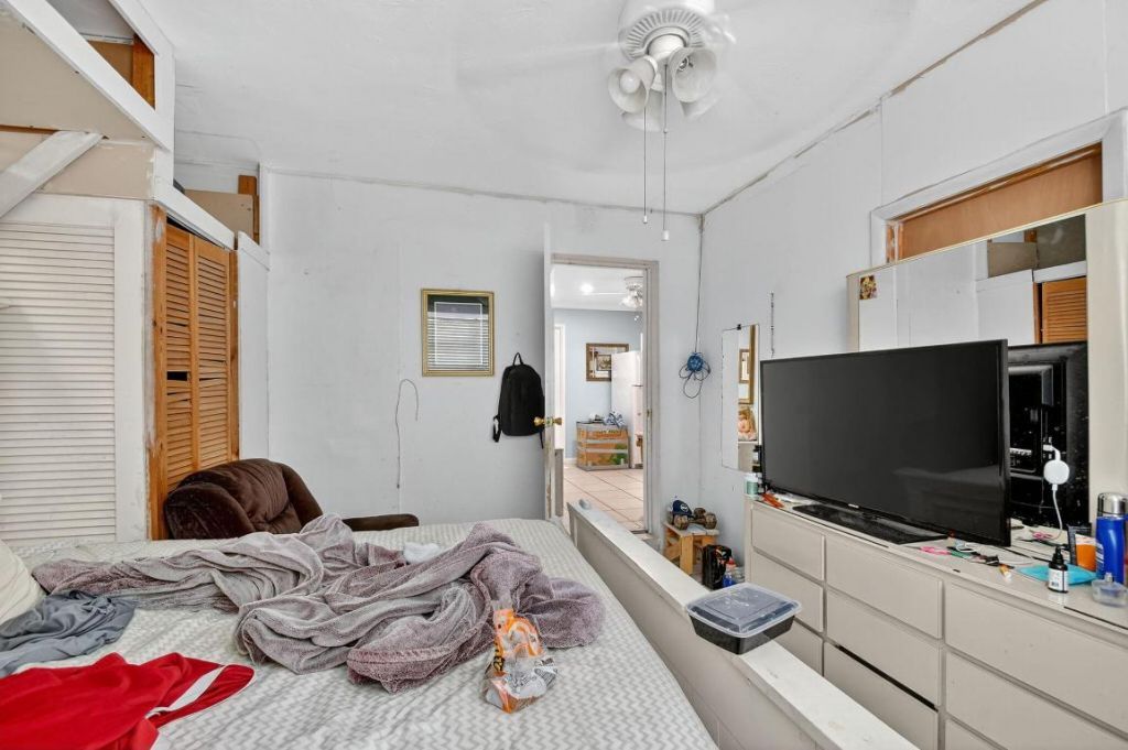 1007 Almeria Road, West Palm Beach, FL 33405 Photo