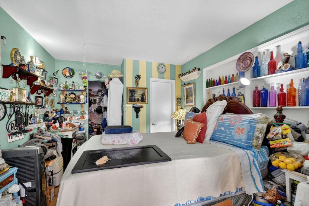 1007 Almeria Road, West Palm Beach, FL 33405 Photo