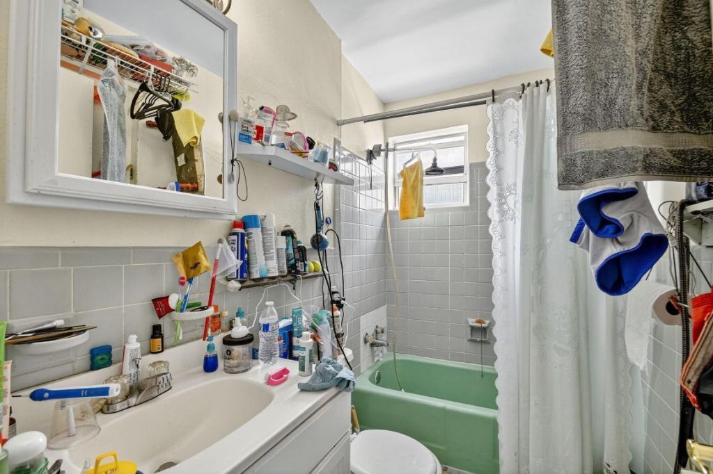 1007 Almeria Road, West Palm Beach, FL 33405 Photo