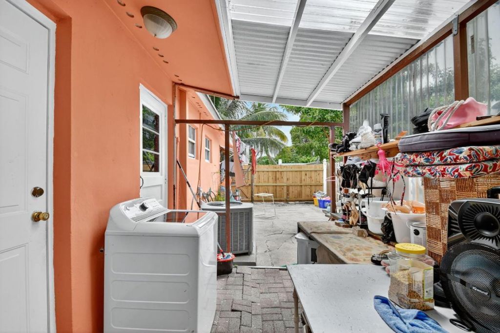 1007 Almeria Road, West Palm Beach, FL 33405 Photo