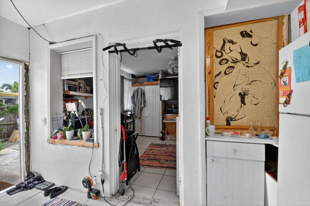 1007 Almeria Road, West Palm Beach, FL 33405 Photo