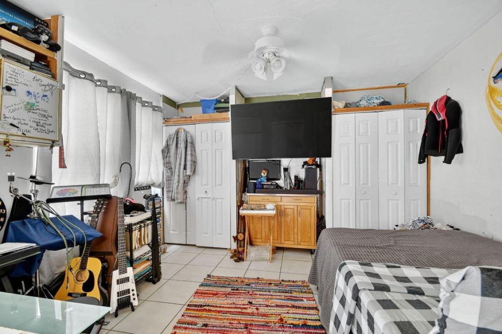 1007 Almeria Road, West Palm Beach, FL 33405 Photo