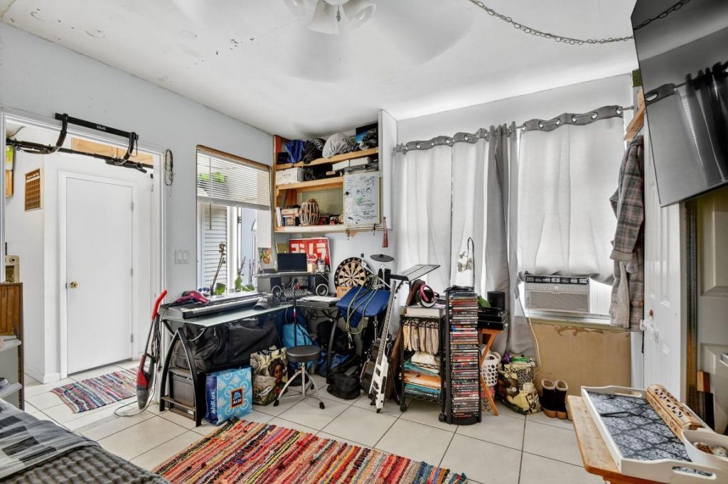 1007 Almeria Road, West Palm Beach, FL 33405 Photo