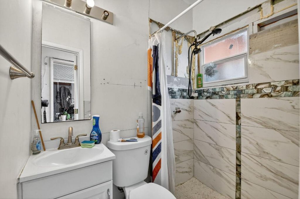 1007 Almeria Road, West Palm Beach, FL 33405 Photo