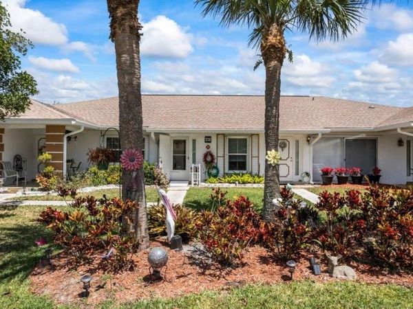 1238 S Lakes End Drive, Unit B, Fort Pierce, FL 34982