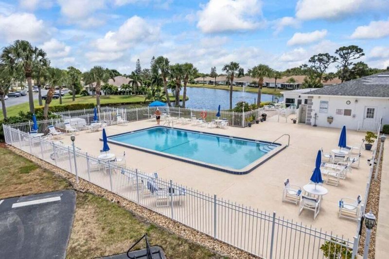 1238 S Lakes End Drive, Unit B, Fort Pierce, FL 34982 Photo