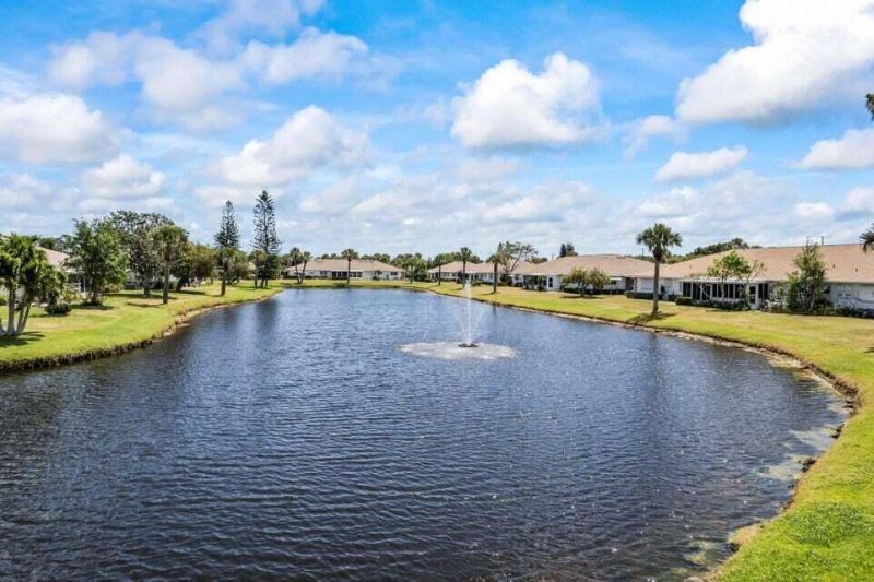 1238 S Lakes End Drive, Unit B, Fort Pierce, FL 34982 Photo