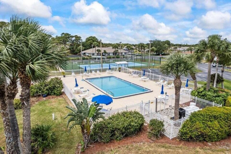 1238 S Lakes End Drive, Unit B, Fort Pierce, FL 34982 Photo