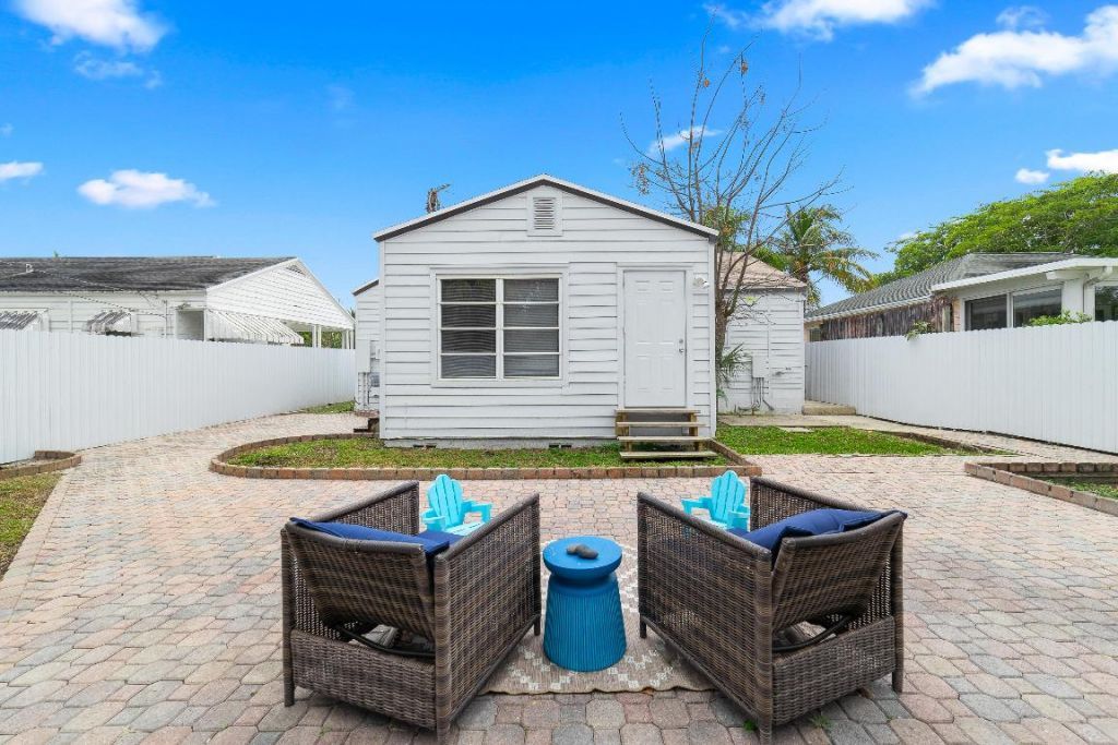 719 Valley Forge Road, West Palm Beach, FL 33405 Photo