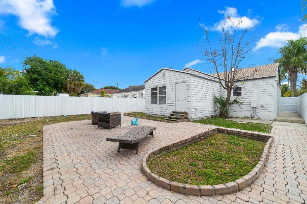 719 Valley Forge Road, West Palm Beach, FL 33405 Photo