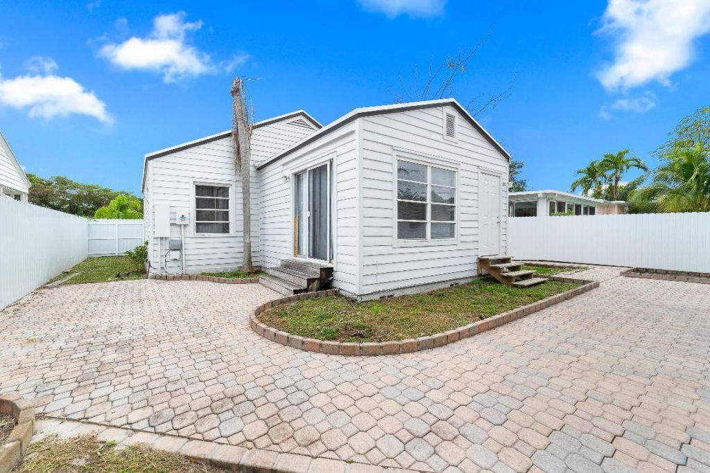 719 Valley Forge Road, West Palm Beach, FL 33405 Photo