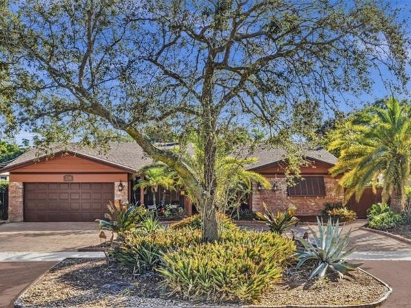 2116 NE 62nd St, Fort Lauderdale, FL 33308