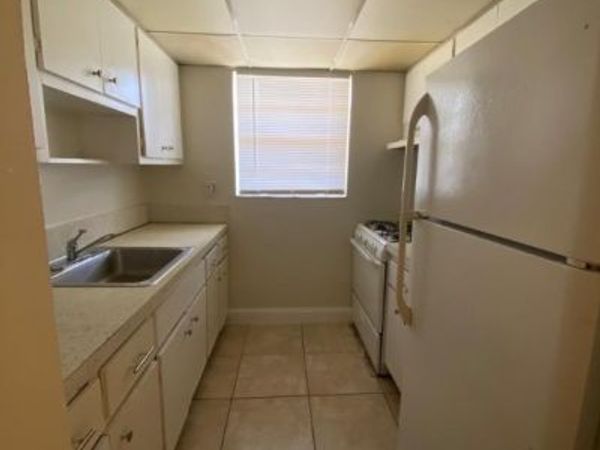 4800 NW 24th Ct, Unit D-111, Lauderdale Lakes, FL 33313