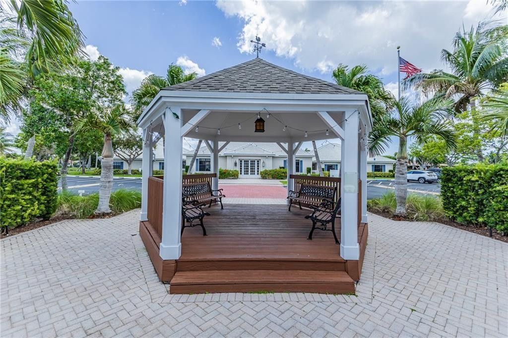 130 Cypress Club Drive, Unit 323, Pompano Beach, FL 33060 Photo