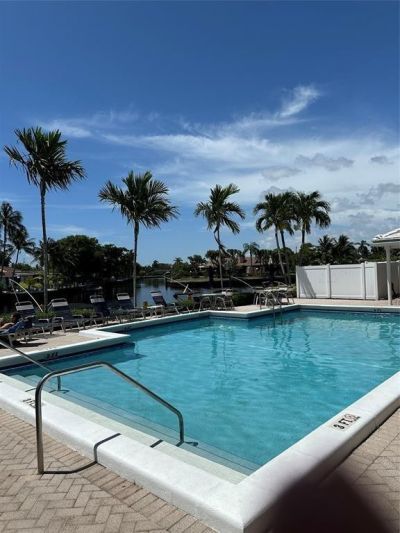 130 Cypress Club Drive, Unit 323, Pompano Beach, FL 33060 Photo