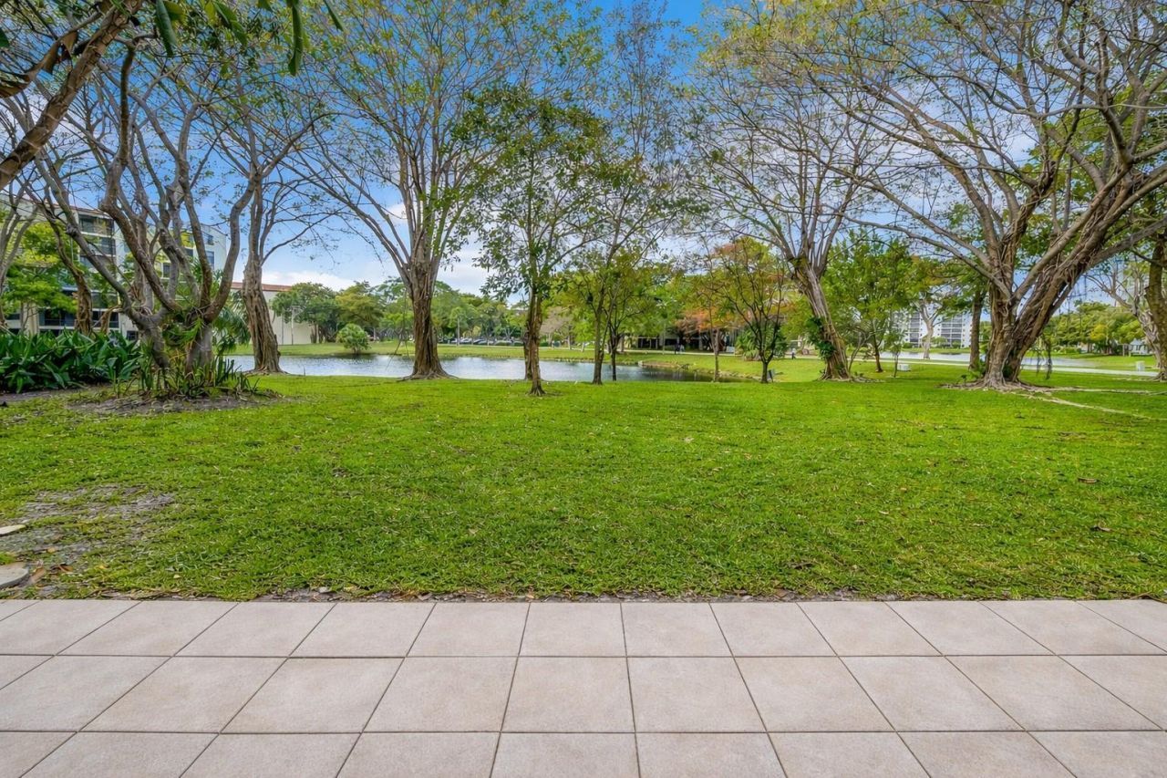 2214 S Cypress Bend Drive, Unit 106, Pompano Beach, FL 33069 Photo