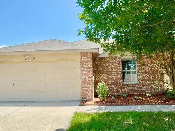 605 Rosario Lane, Fort Worth, TX 76052