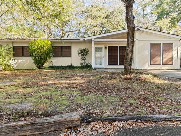615 Dartmoor Lane, Mobile, AL 36609
