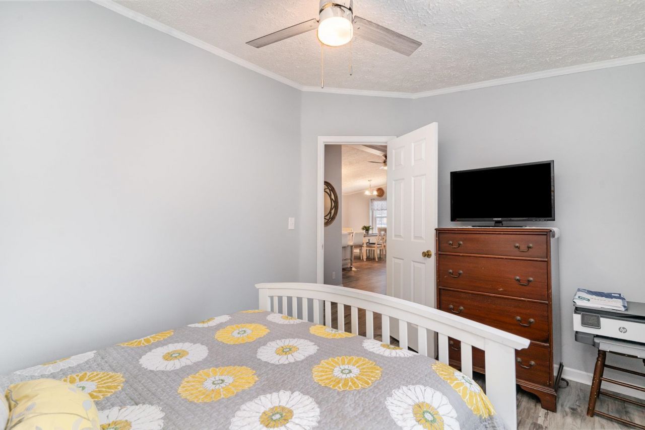 706 Oliver Dr. Photo 18