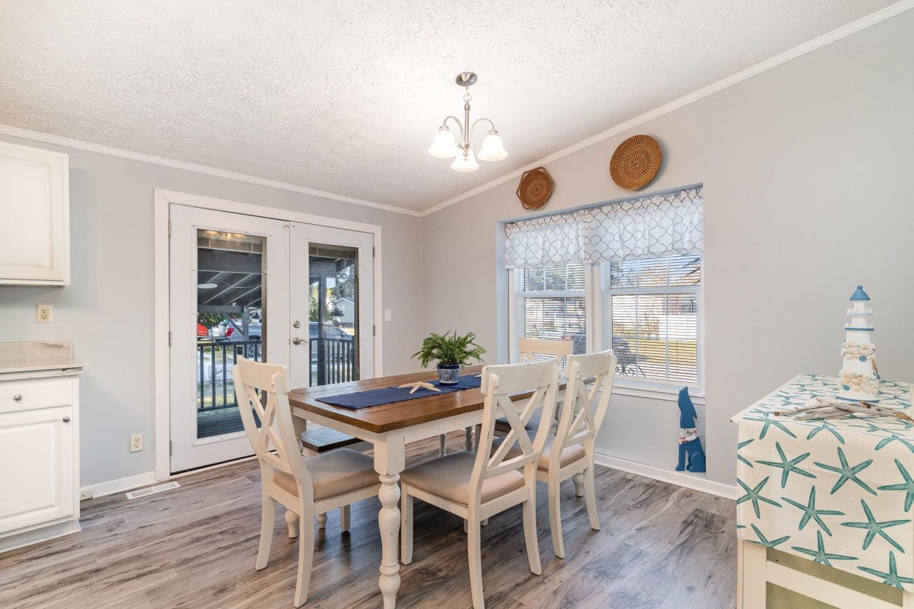 706 Oliver Dr. Photo 7