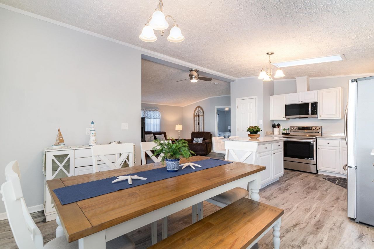 706 Oliver Dr. Photo 8