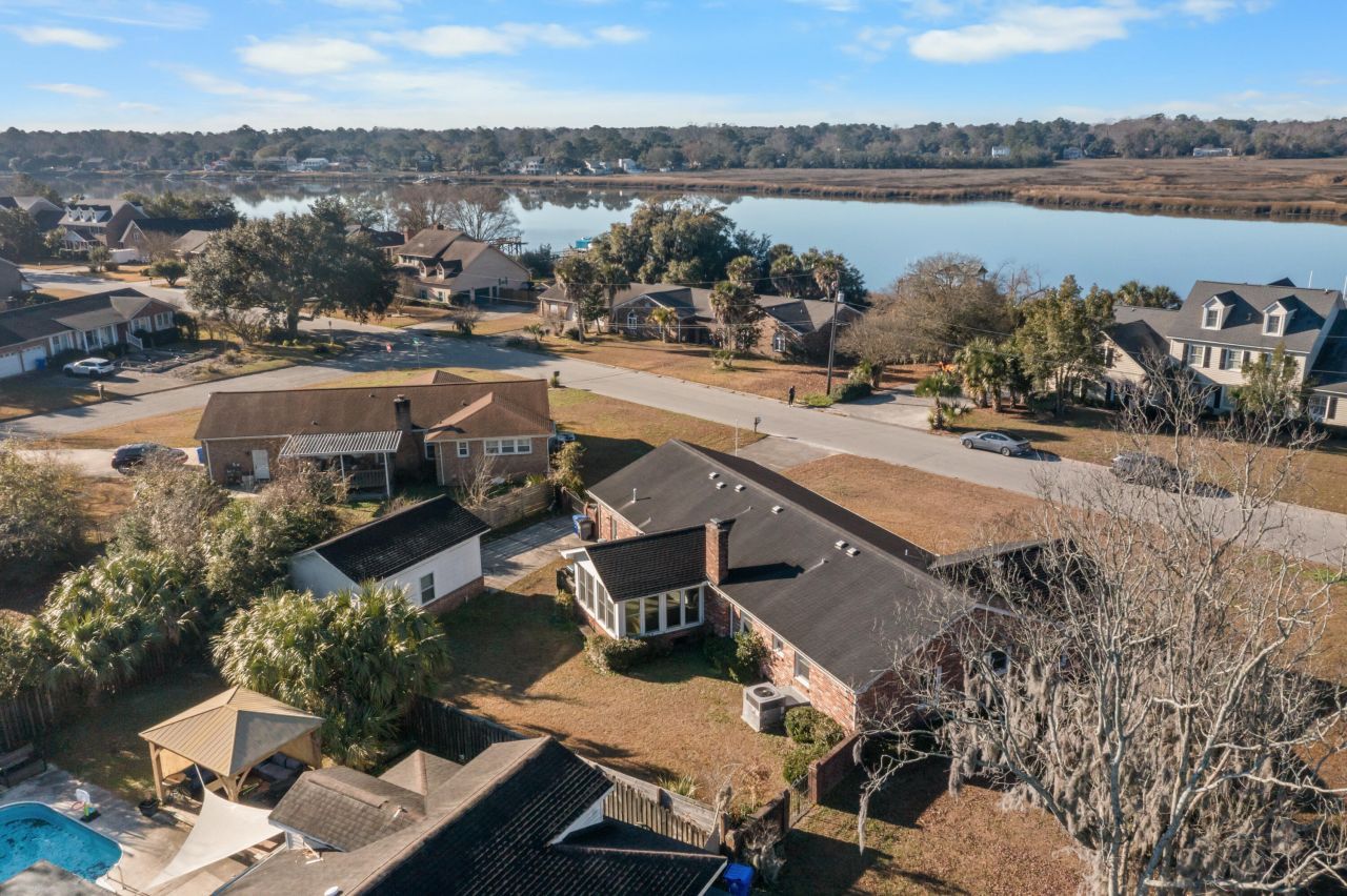 5320 Waterview Drive Photo 3