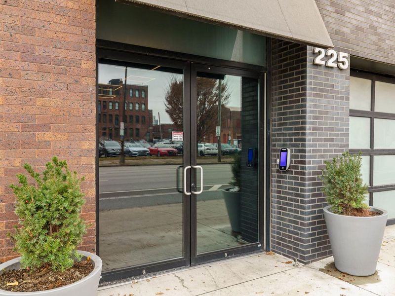 225 N 4th Street, Unit 301, Columbus, OH 43215 Photo 3