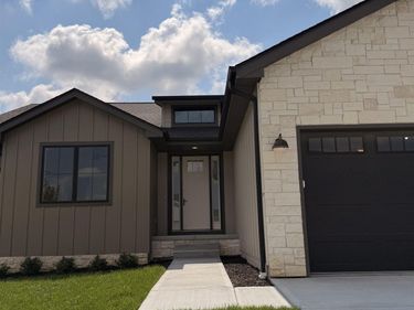 21019 E Street, Elkhorn, NE 68022