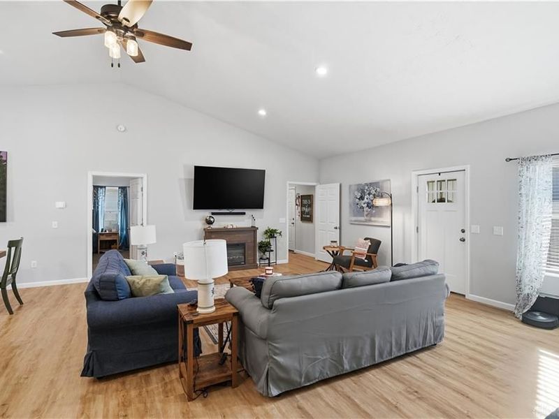 1348 Wagner Drive, Perry Township, OH 45118 Photo 8