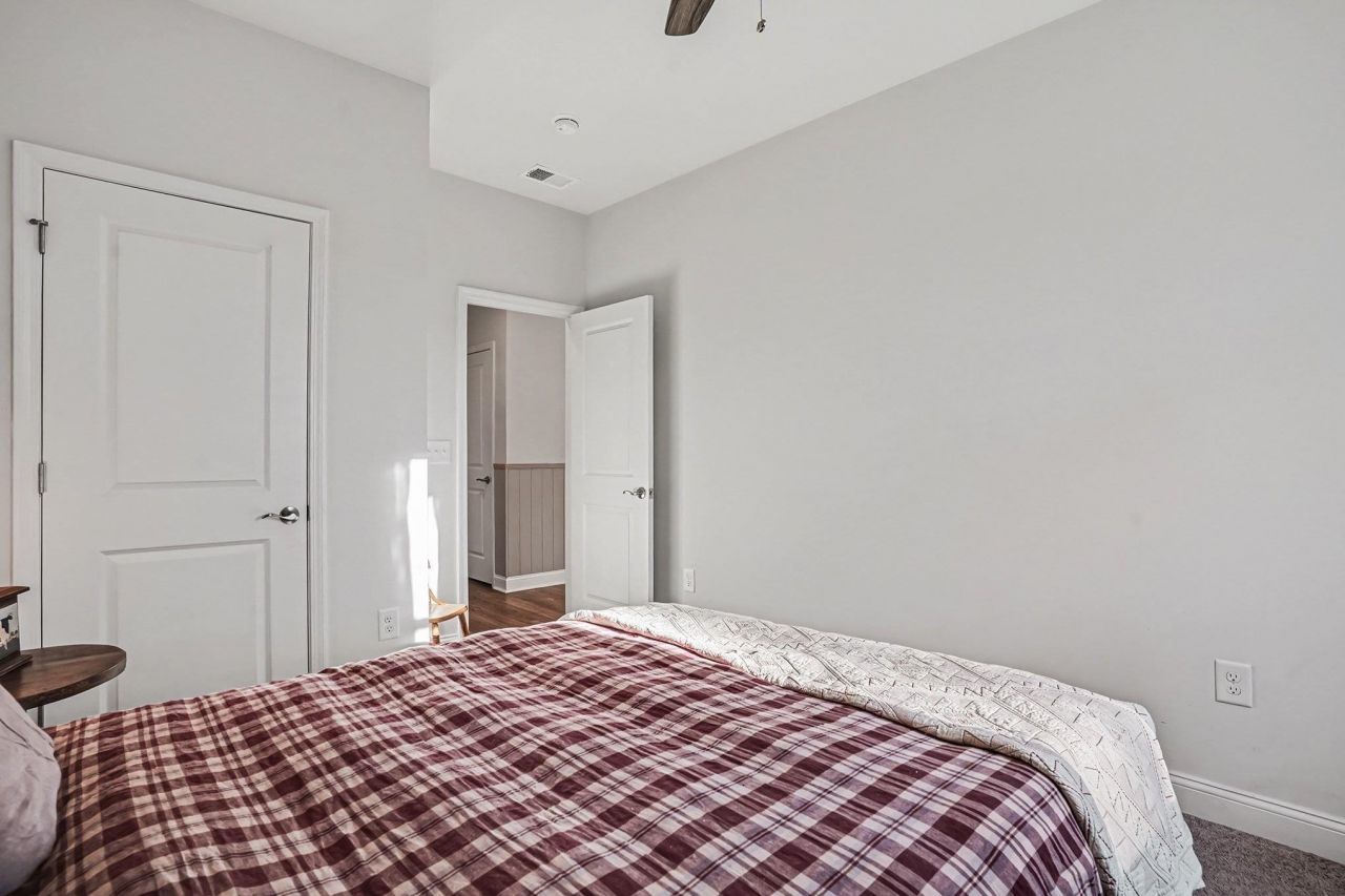 3173 Hannon Dr. Photo 32