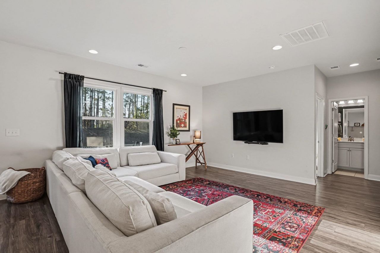 3173 Hannon Dr. Photo 7