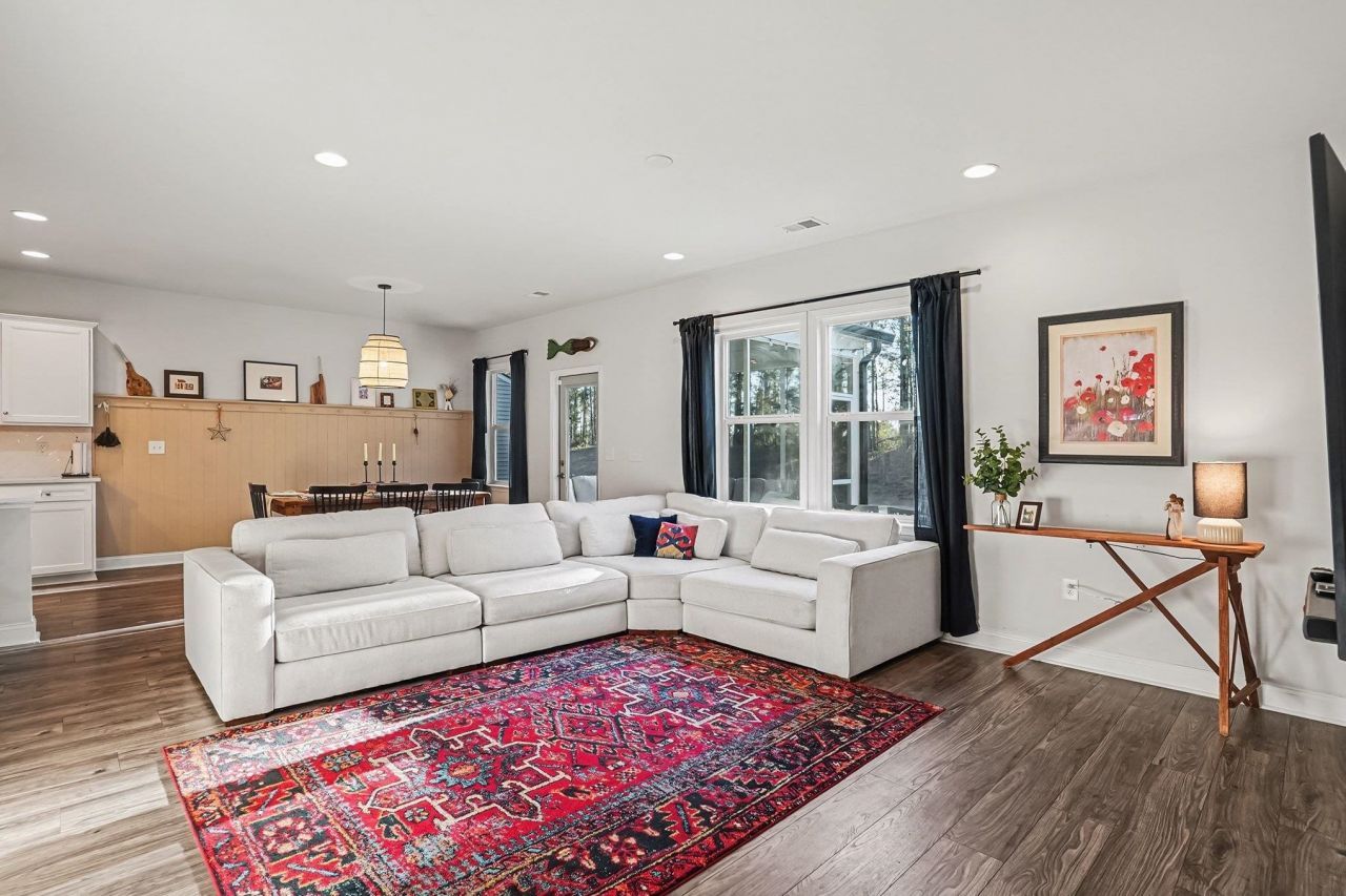 3173 Hannon Dr. Photo 8