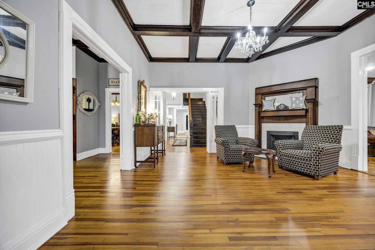 1912 Harper Street Photo 6