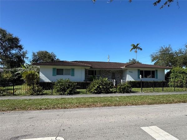 4990 NW 31st Ave, Miami, FL 33142