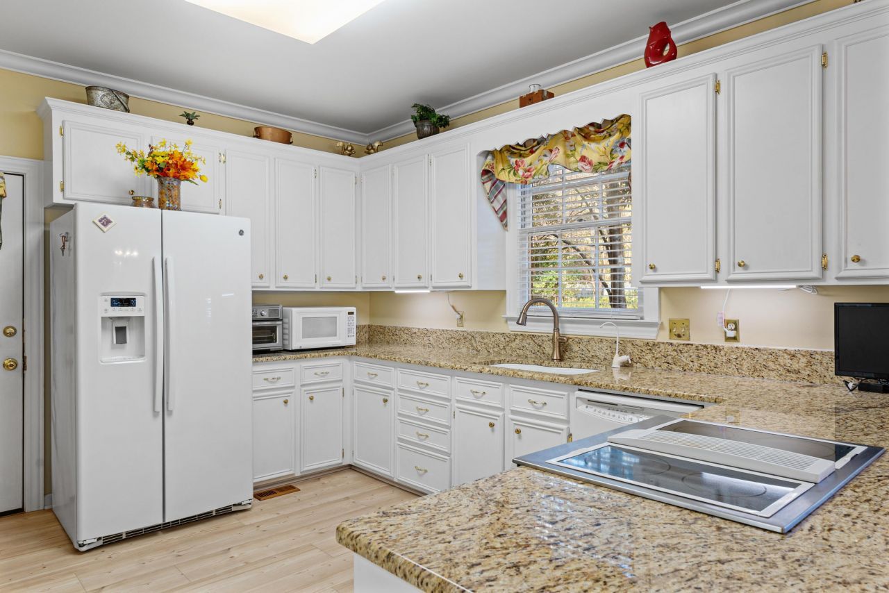 138 Governors Creek Drive Photo 12